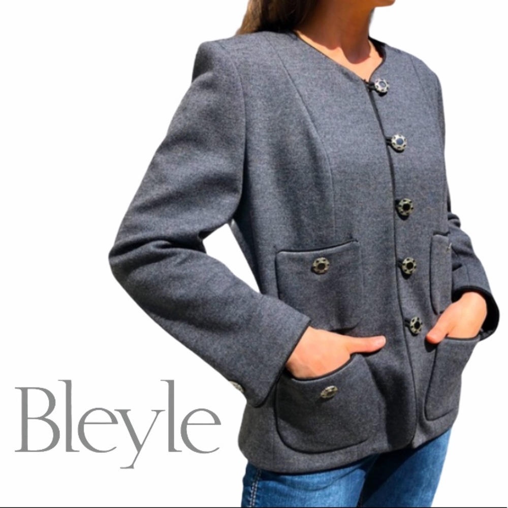 ⭐️!HOST PICK!⭐️Bleyle- Boxy Womens Blazer